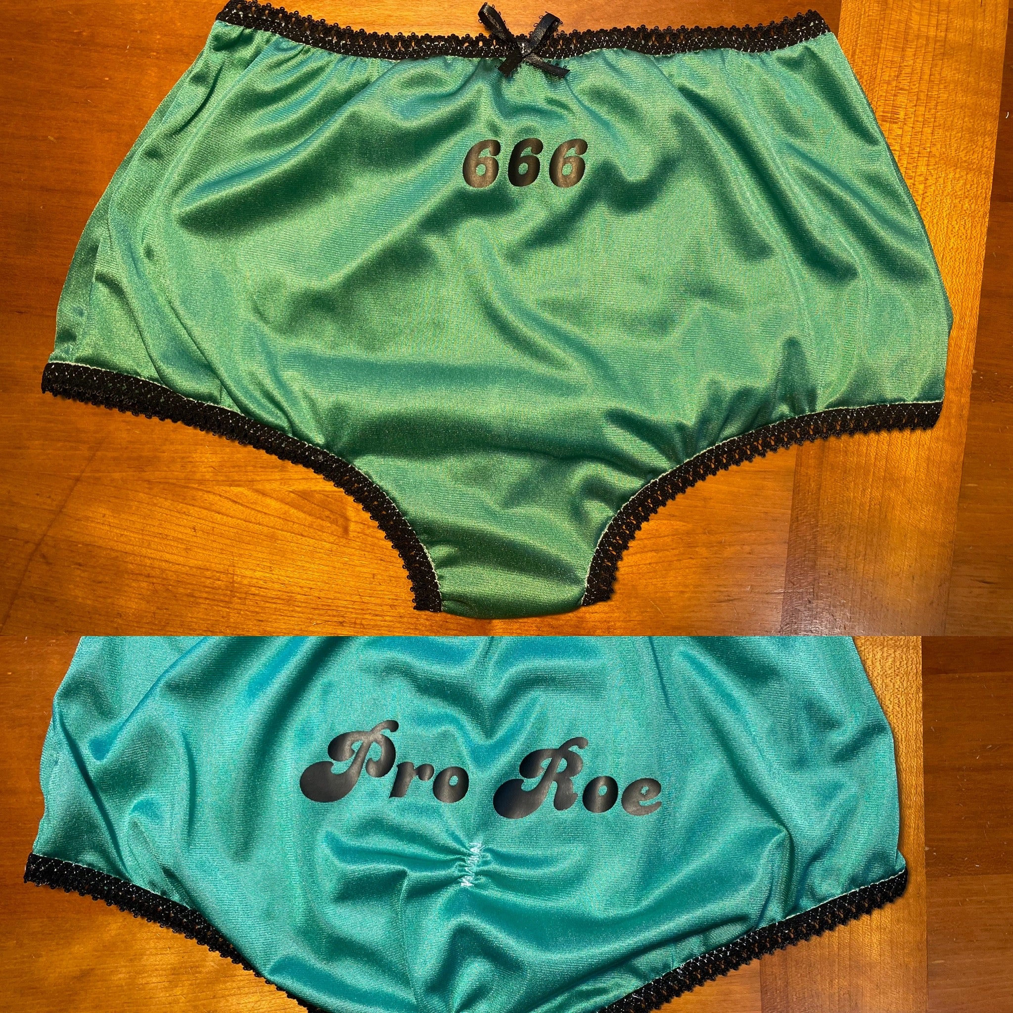 SIZE LARGE•  666 Pro Roe• High waisted